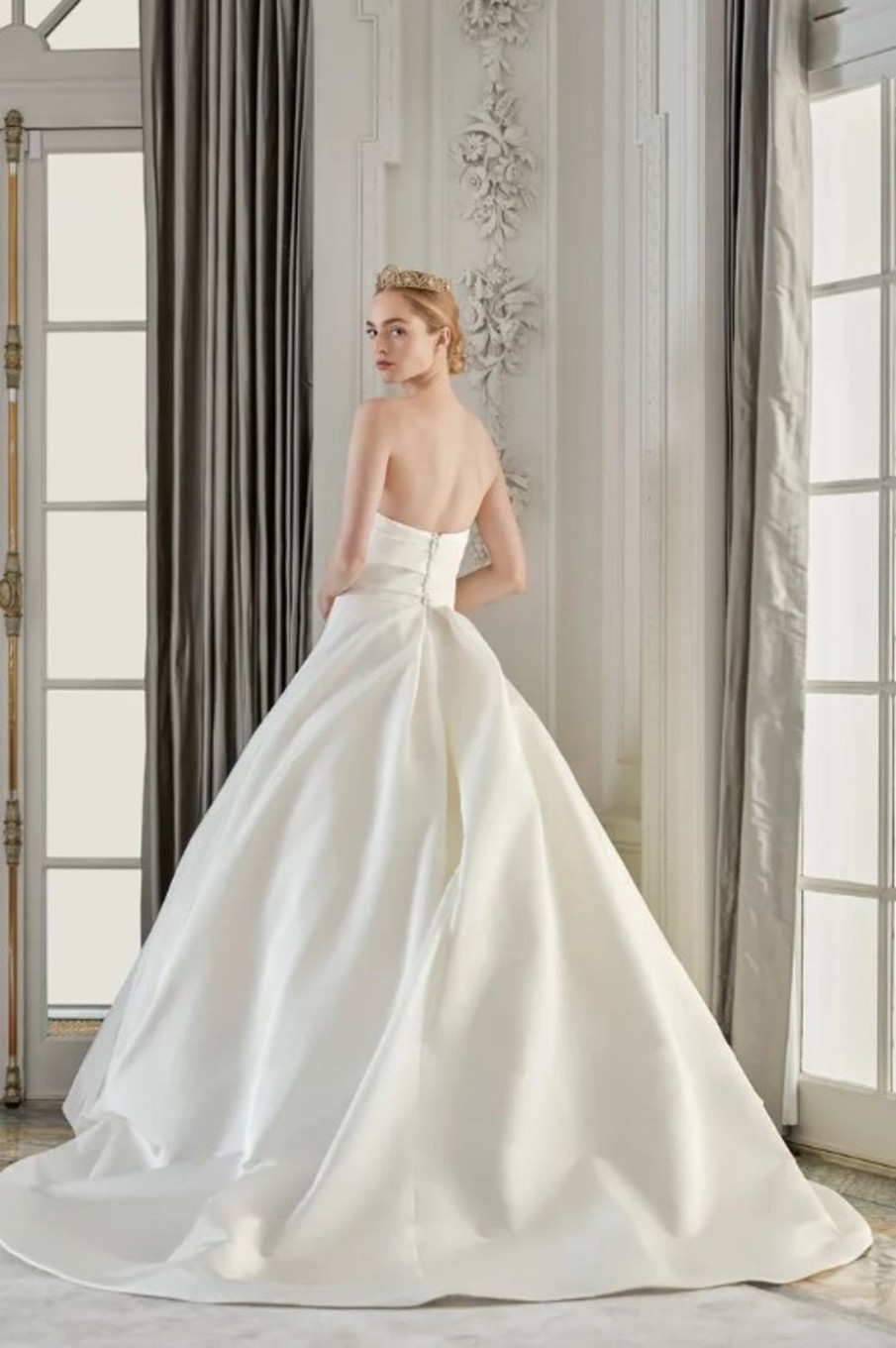 Dresses Kleinfeld Bridal Ball Gown | Strapless V-Neckline Ballgown Wedding Dress With Pleated Bodice