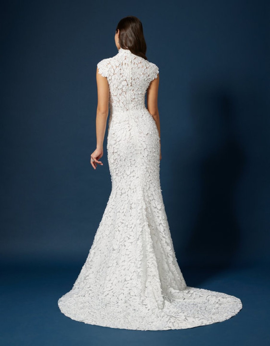 Dresses Kleinfeld Bridal Fit And Flare | Chic And Romantic High-Neck Gown