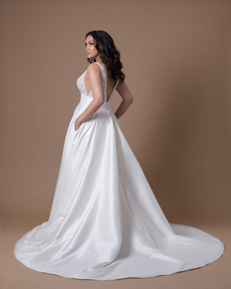 Dresses Kleinfeld Bridal Ball Gown | Satin V-Neck Ball Gown