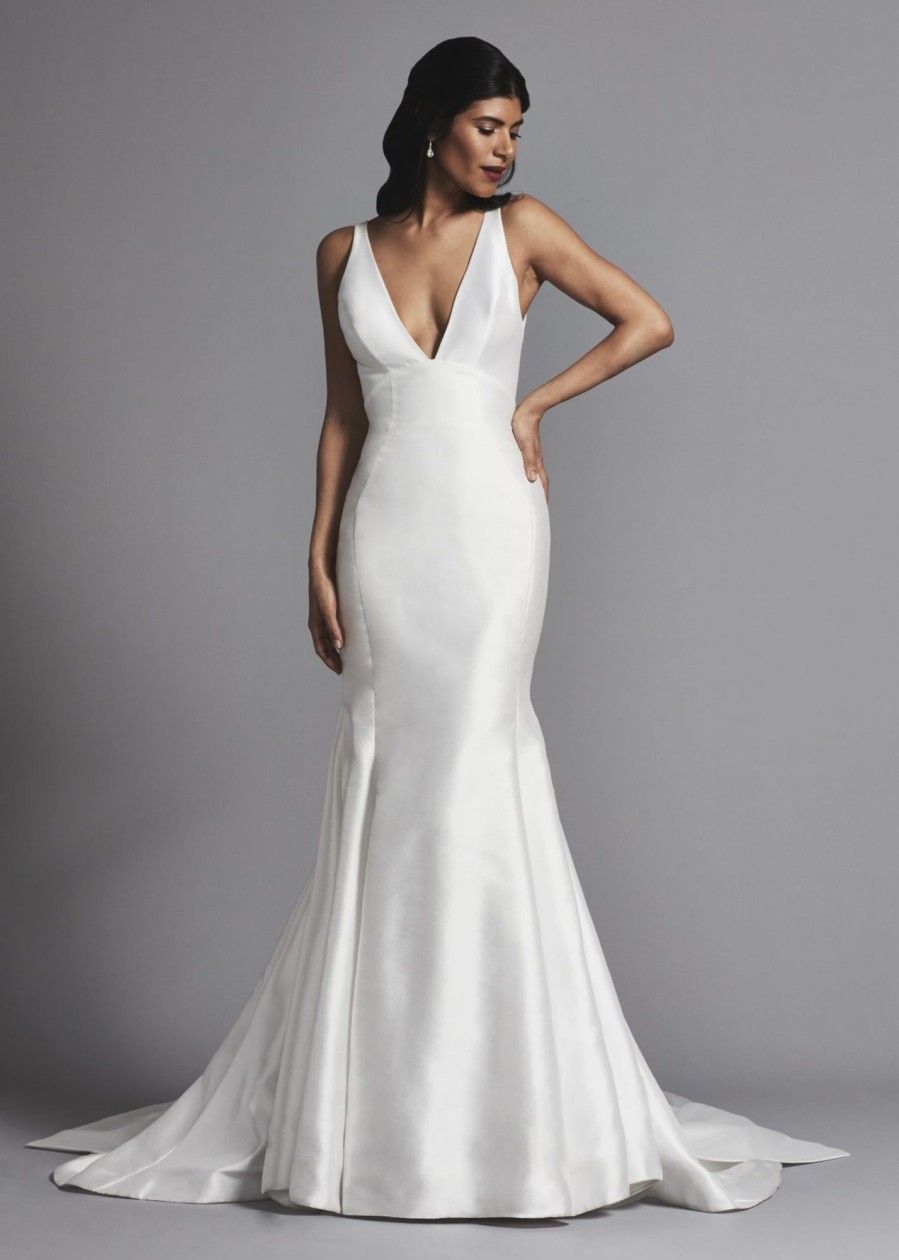 Dresses Kleinfeld Bridal Kleinfeld Exclusives | Sleeveless V-Neck Fit And Flare Wedding Dress