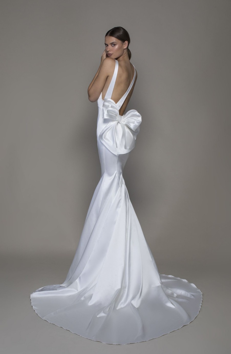 Dresses Kleinfeld Bridal Kleinfeld Exclusives | Sleeveless V-Neckline Satin Sheath Wedding Dress With Asymmetrical Back