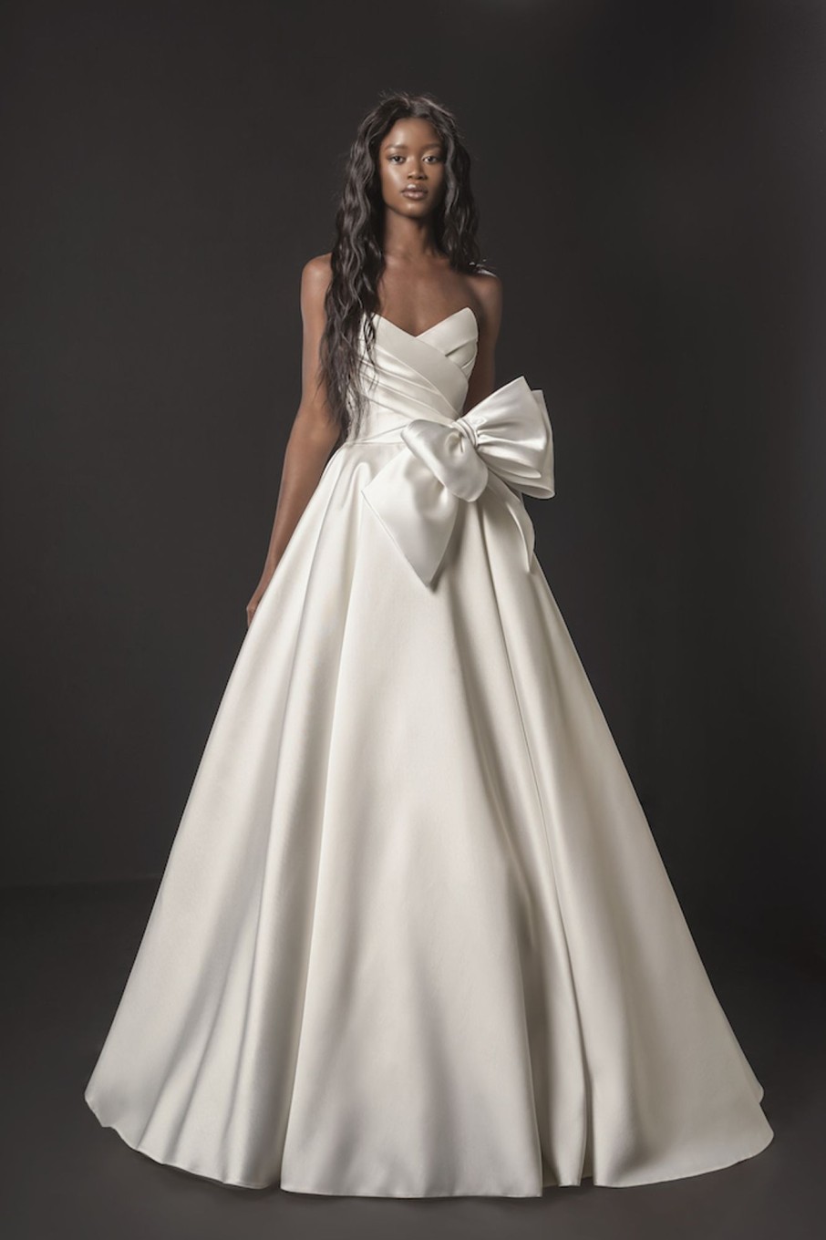 Dresses Kleinfeld Bridal Kleinfeld Exclusives | Strapless Mikado A-Line Wedding Dress With Bow At Waist