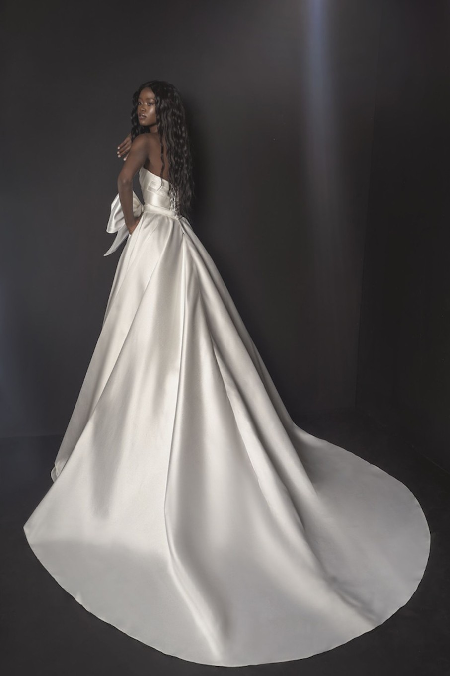 Dresses Kleinfeld Bridal Kleinfeld Exclusives | Strapless Mikado A-Line Wedding Dress With Bow At Waist