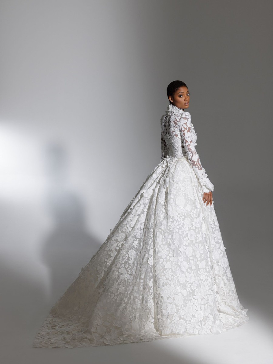 Dresses Kleinfeld Bridal Ball Gown | Long Puff Sleeve V-Neckline Lace Ball Gown Wedding Dress