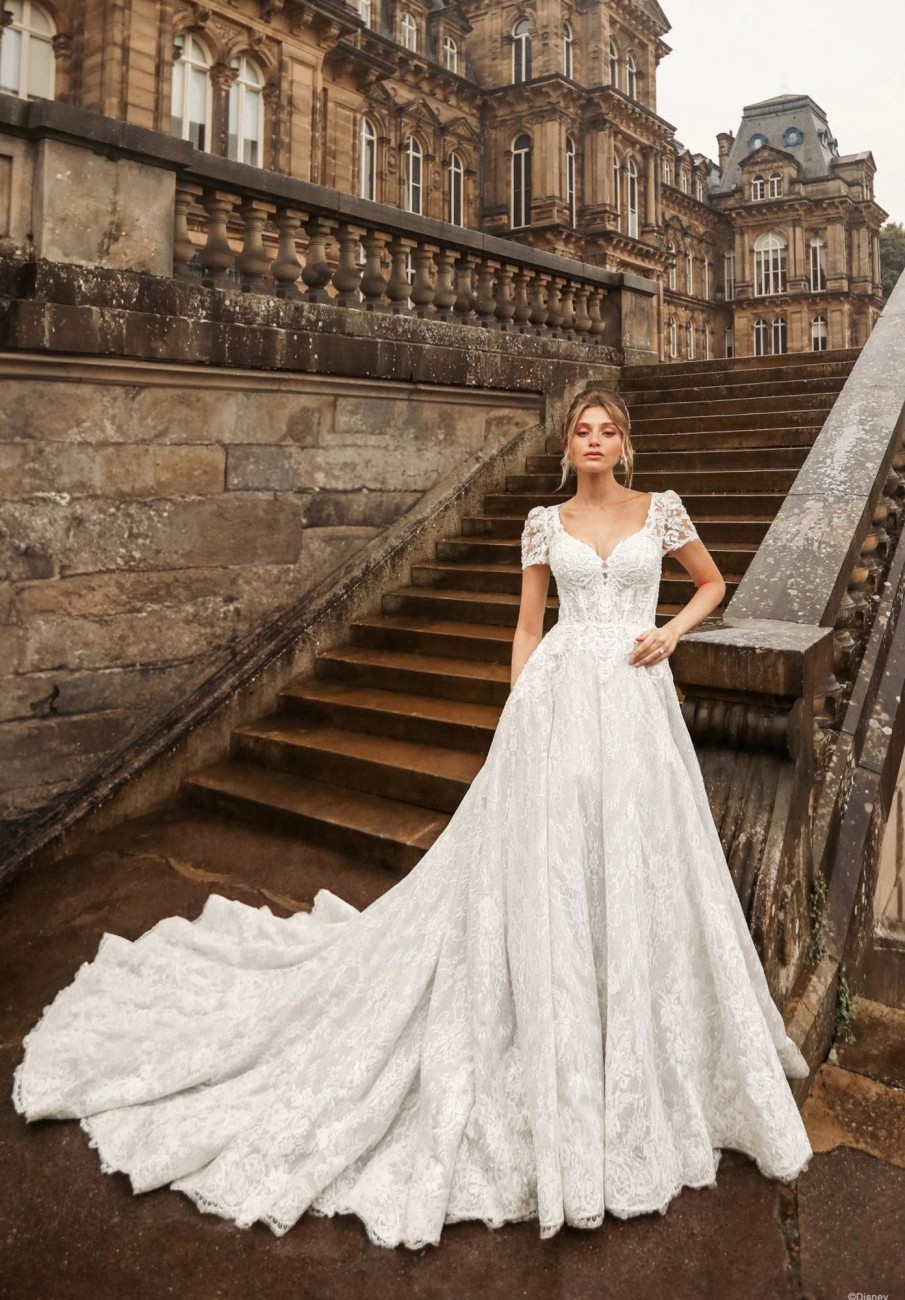 Dresses Kleinfeld Bridal Lace | Dramatic Princess Ball Gown With Buttons