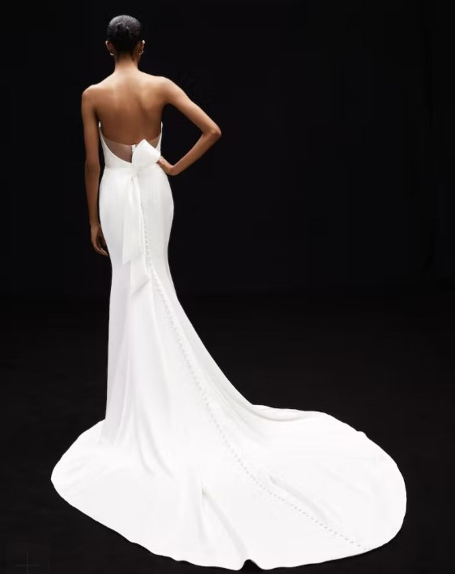 Dresses Kleinfeld Bridal Sheath | Strapless Satin Sheath Wedding Dress With Draped Bodice And Bow And Front Slit