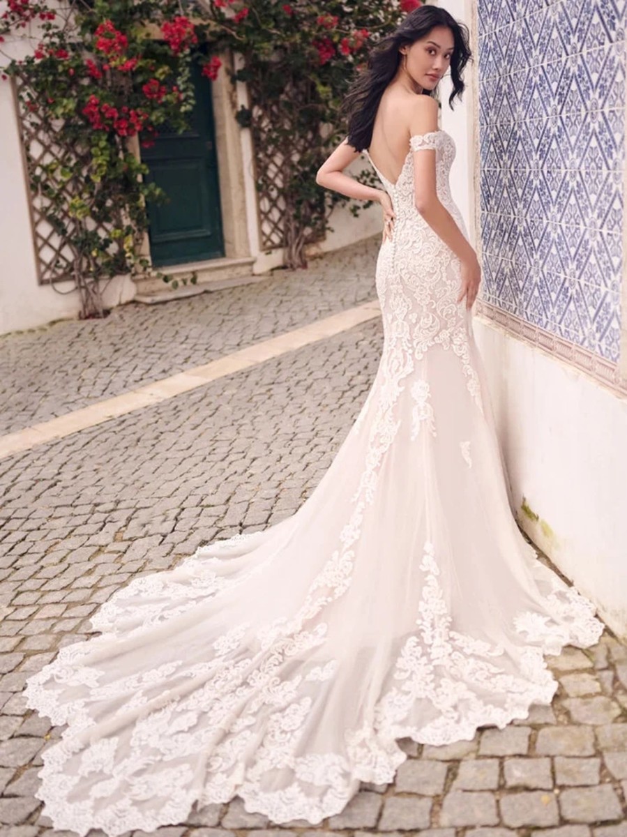 Dresses Kleinfeld Bridal Lace | Romantic And Sexy Lace Fit-And-Flare Gown