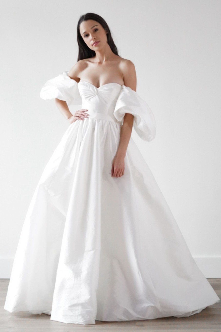 Dresses Kleinfeld Bridal Ball Gown | Simple Puff Sleeve Ball Gown With Pockets