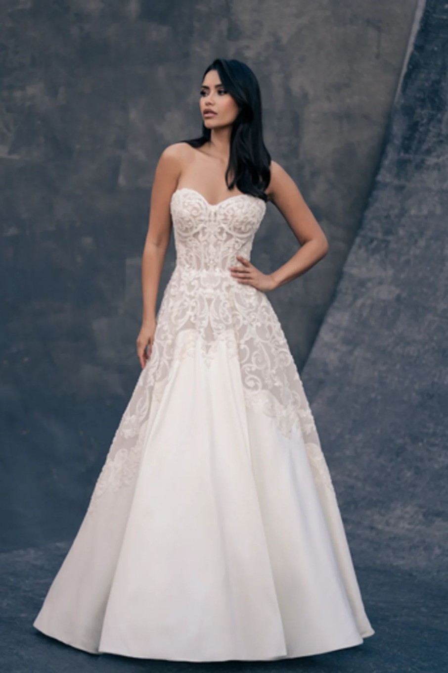 Dresses Kleinfeld Bridal Plus Size Wedding Dresses | Classic And Romantic Strapless Silk Gown