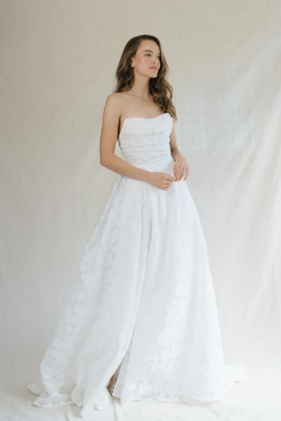 Dresses Kleinfeld Bridal A-Line | Strapless A-Line Wedding Dress With Pleated Skirt