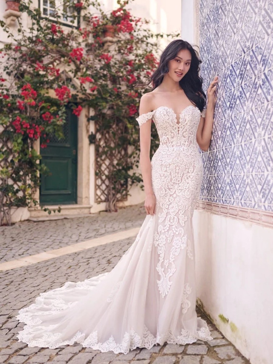 Dresses Kleinfeld Bridal Sexy | Romantic And Sexy Lace Fit-And-Flare Gown