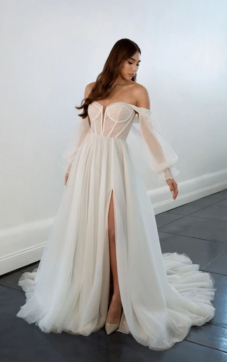 Dresses Kleinfeld Bridal Long Sleeves | Romantic Organza A-Line Gown With Detachable Sleeves