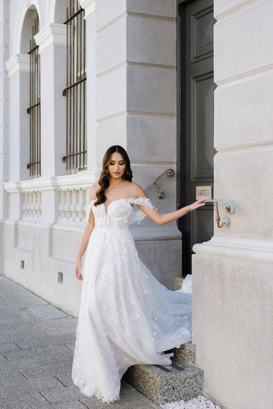 Dresses Kleinfeld Bridal Plus Size Wedding Dresses | Lace A-Line Wedding Dress With Off The Shoulder Straps