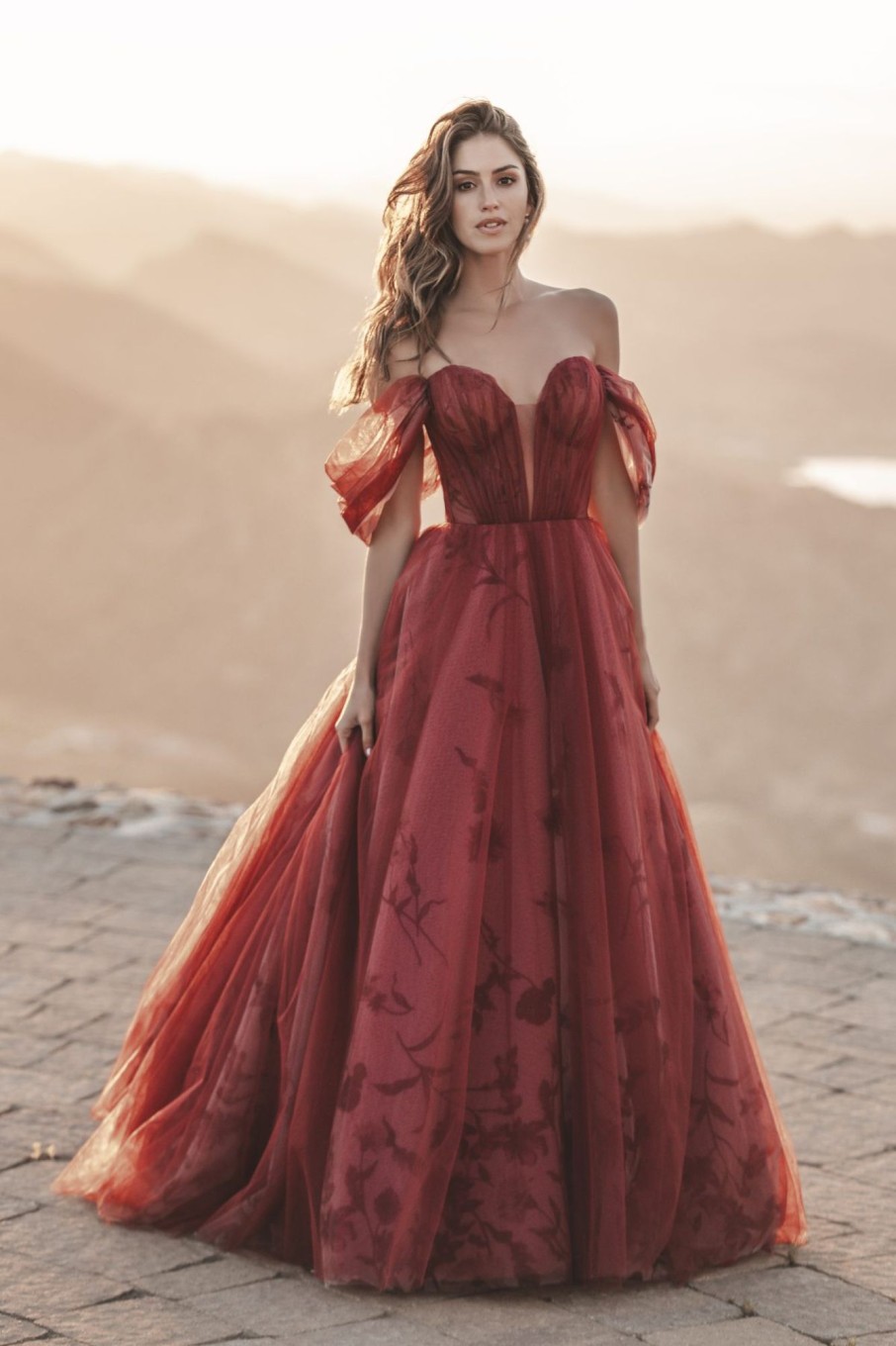 Dresses Kleinfeld Bridal Ball Gown | Dramatic And Ethereal Off-The-Shoulder Tulle Ball Gown