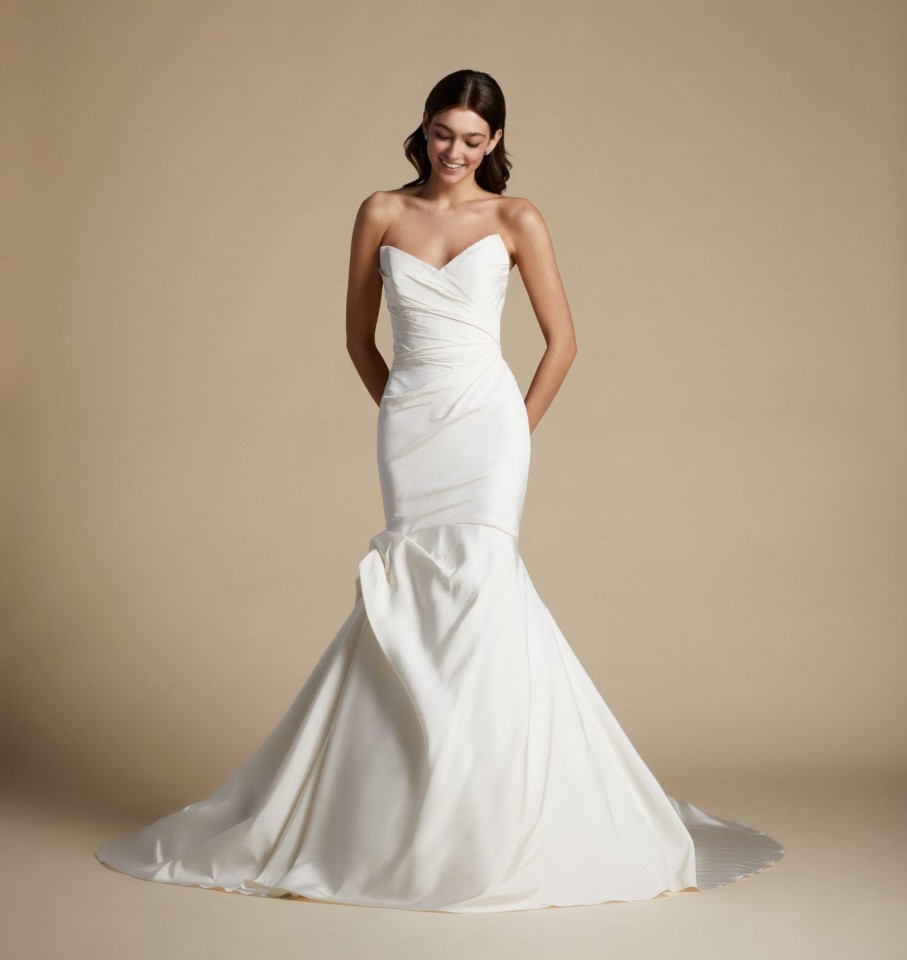 Dresses Kleinfeld Bridal Plus Size Wedding Dresses | Strapless Plus Size Fit And Flare Draped Fit And Flare Wedding Dress