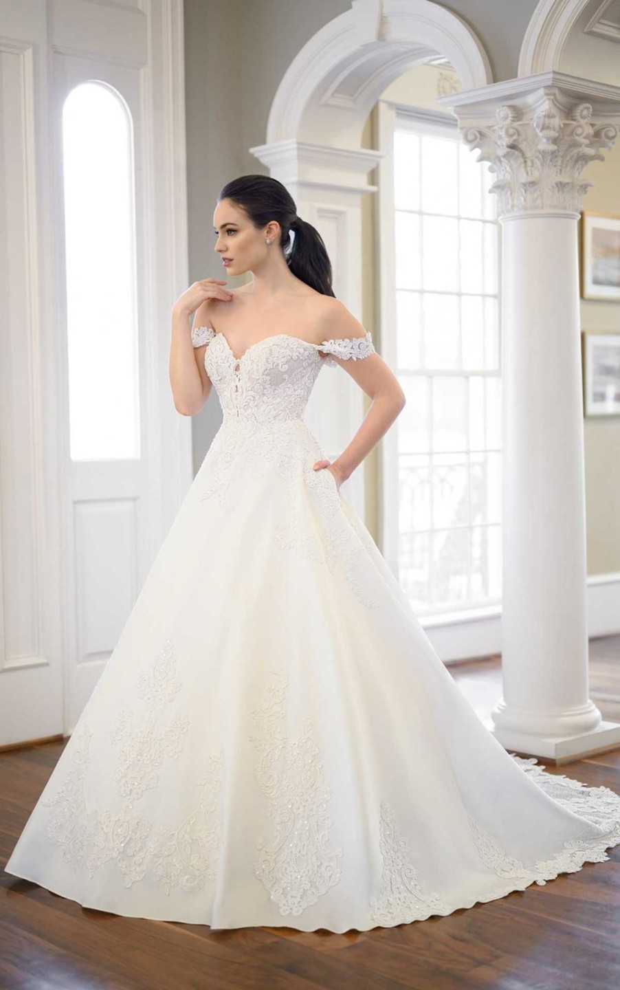 Dresses Kleinfeld Bridal Plus Size Wedding Dresses | Off The Shoulder Ball Gown Wedding Dress With A Lace Bodice And Shaped Train