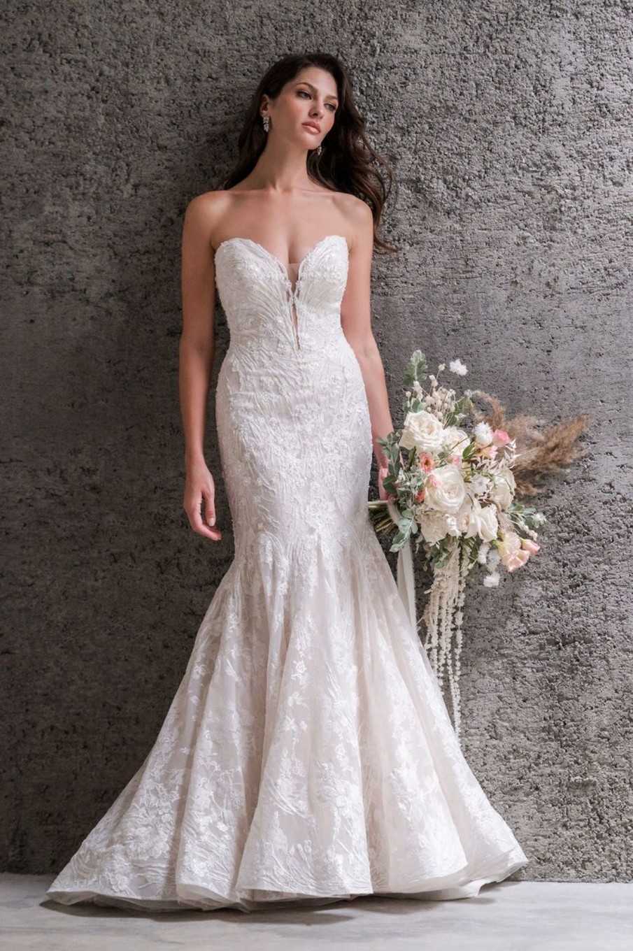 Dresses Kleinfeld Bridal Plus Size Wedding Dresses | Strapless Sweetheart Neckline Lace Fit And Flare Wedding Dress