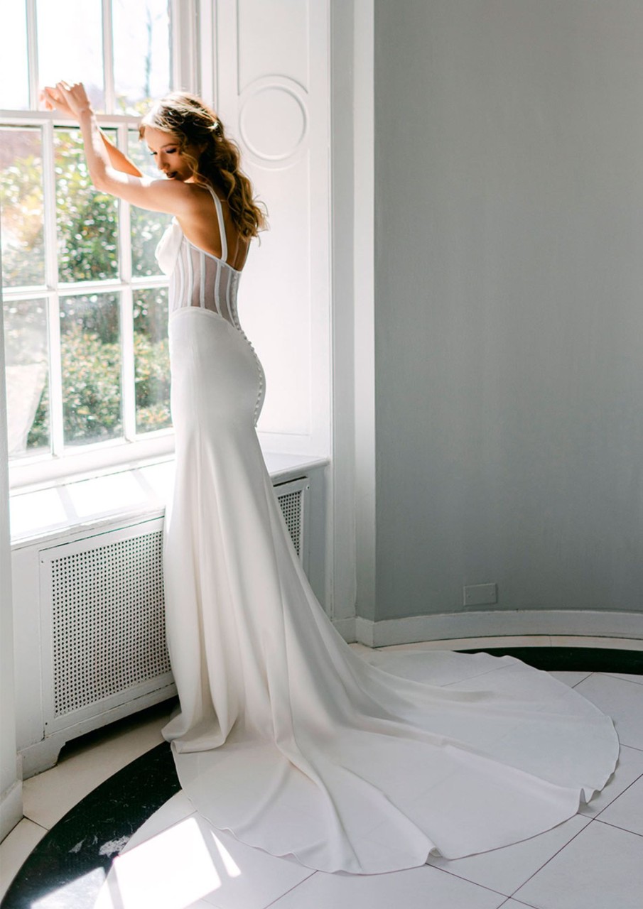 Dresses Kleinfeld Bridal Sexy | Sleeveless Sheath Wedding Dress With Exposed Boned Bodice