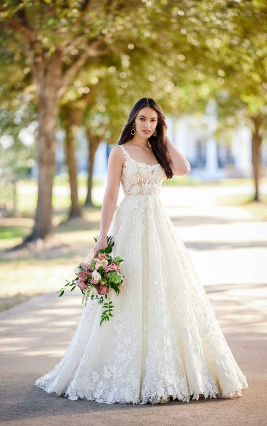 Dresses Kleinfeld Bridal Popular Wedding Dresses | Lace And Tulle A-Line Wedding Dress With Square Neckline