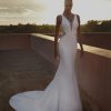 Dresses Kleinfeld Bridal Sexy | Sleek And Modern Sheath Gown With Illusion Detail