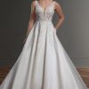 Dresses Kleinfeld Bridal A-Line | V-Neck Sleeveless Ball Gown Wedding Dress With Beaded Lace Bodice