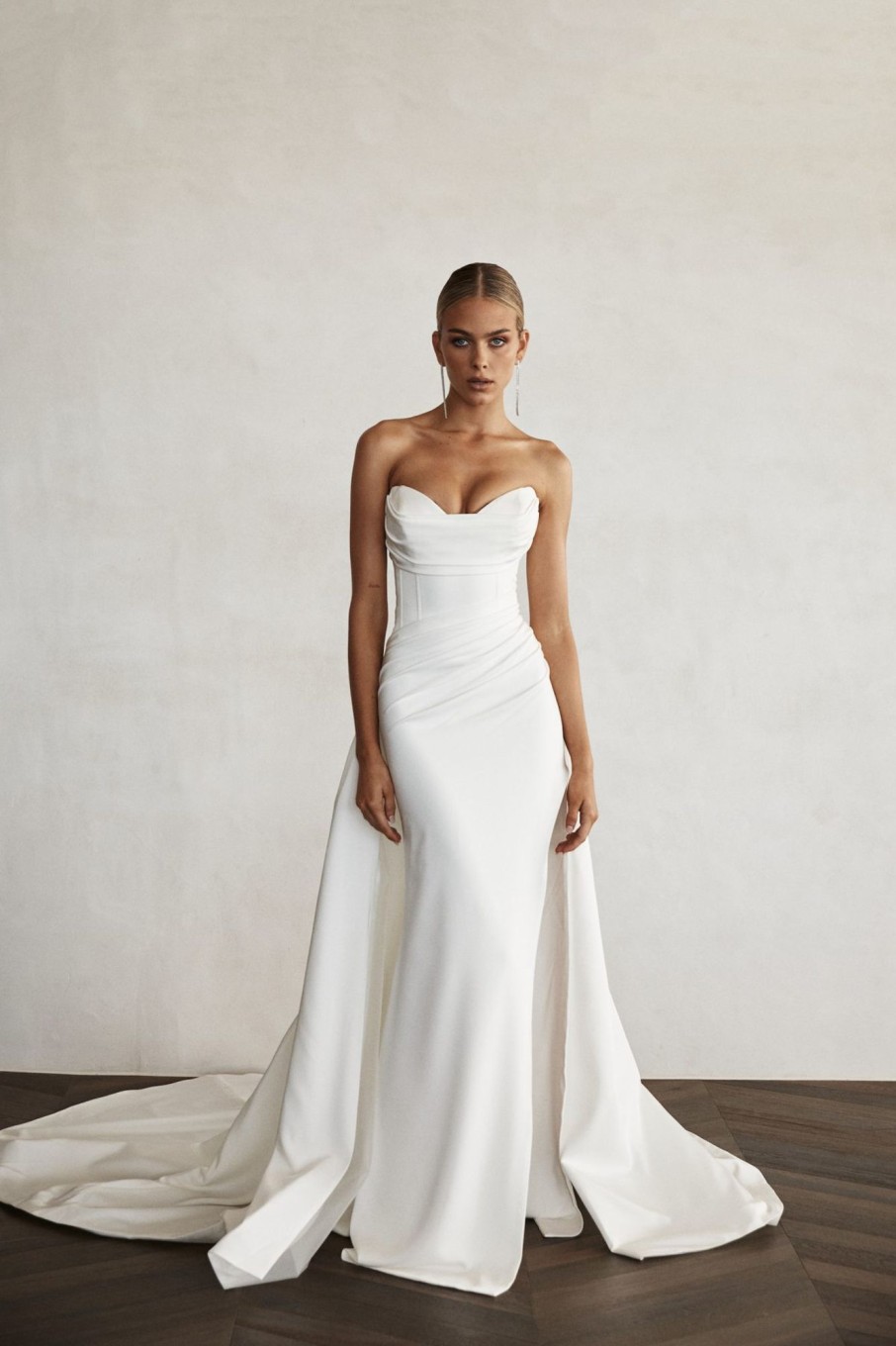 Dresses Kleinfeld Bridal Sexy | Simple And Modern Sheath Gown