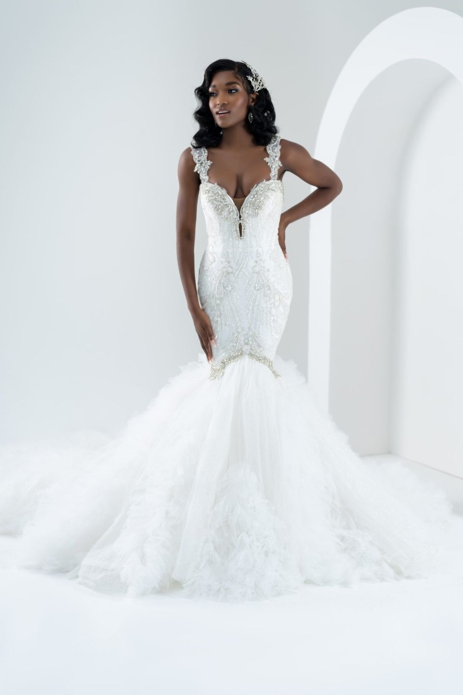 Dresses Kleinfeld Bridal Mermaid | Sleeveless Beaded Mermaid Wedding Dress With Deep V-Neckline And Textured Tulle Skirt