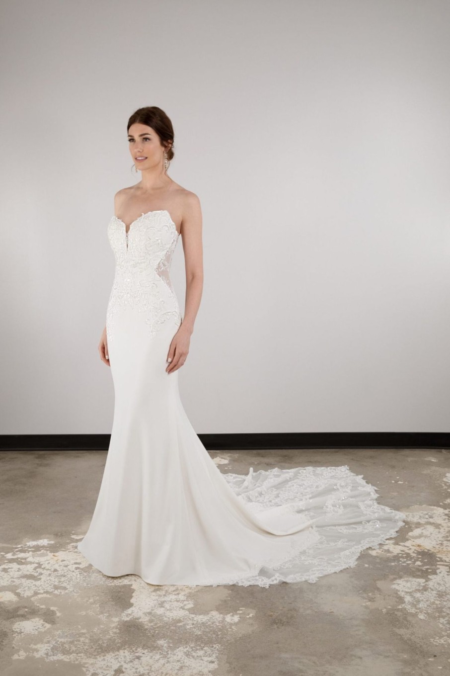 Dresses Kleinfeld Bridal Sexy | Lace And Crepe Sheath Gown