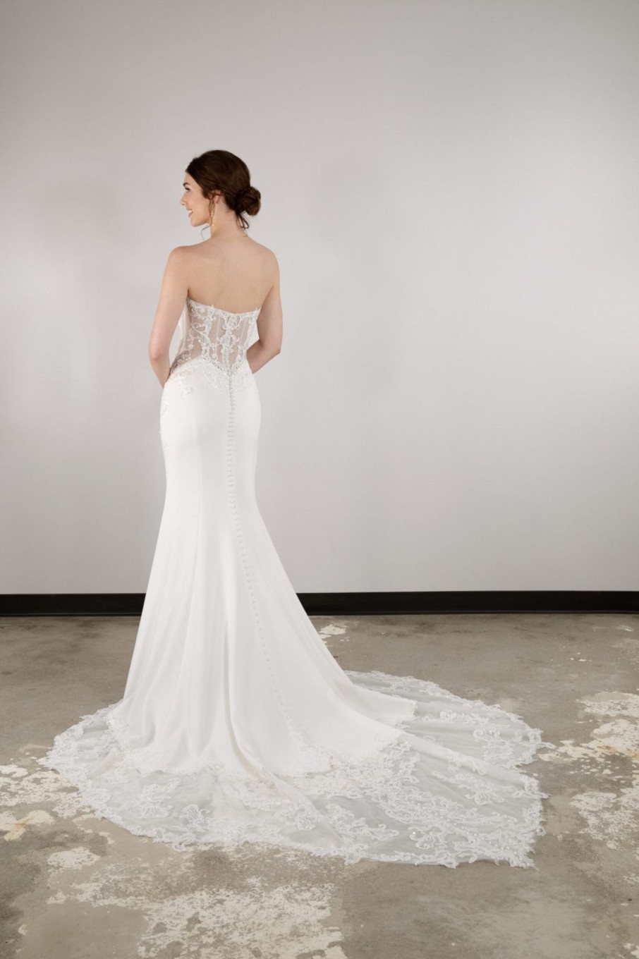 Dresses Kleinfeld Bridal Sexy | Lace And Crepe Sheath Gown