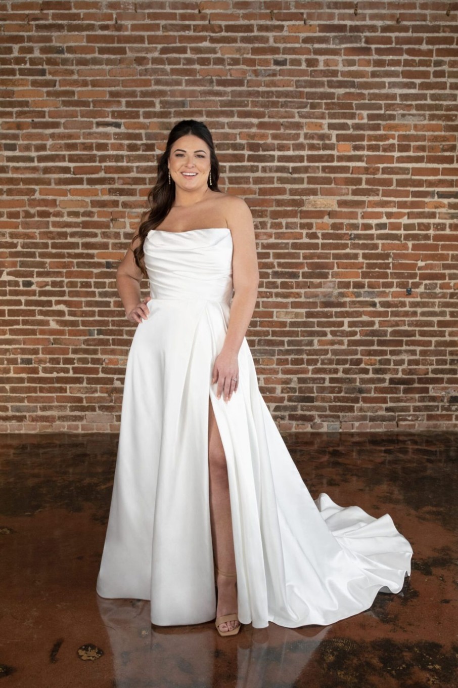 Dresses Kleinfeld Bridal Plus Size Wedding Dresses | Strapless A-Line Wedding Dress With Front Slit