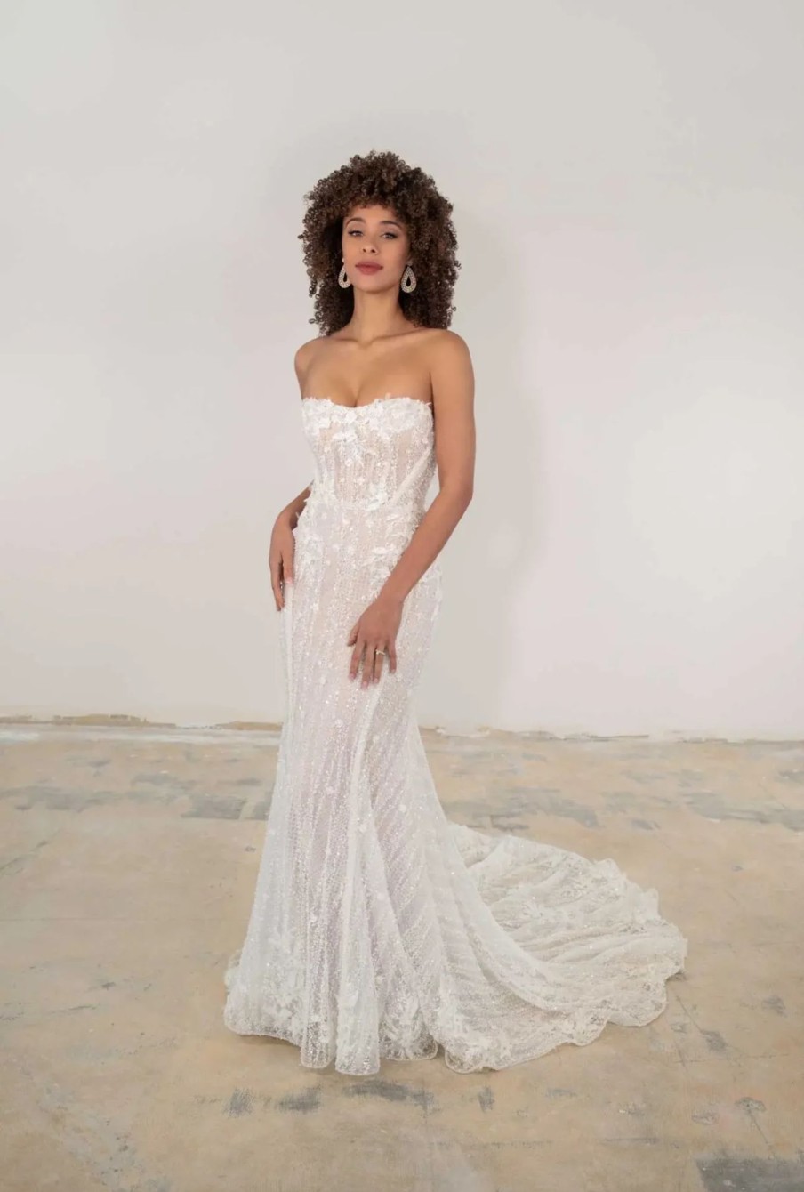 Dresses Kleinfeld Bridal Sexy | Sexy Couture Beaded Gown With Ruffled Overskirt