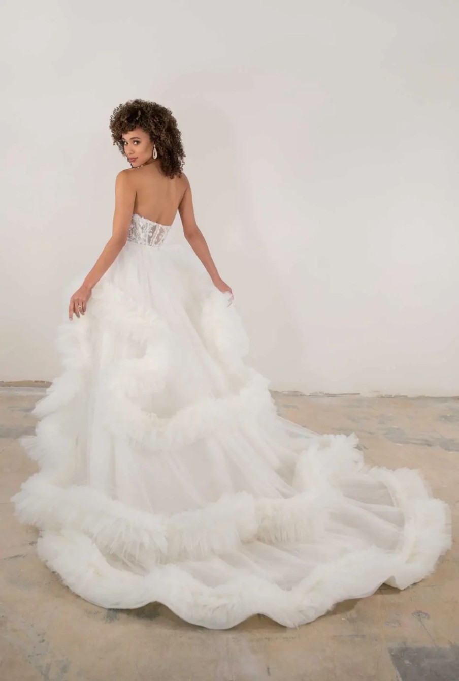 Dresses Kleinfeld Bridal Sexy | Sexy Couture Beaded Gown With Ruffled Overskirt