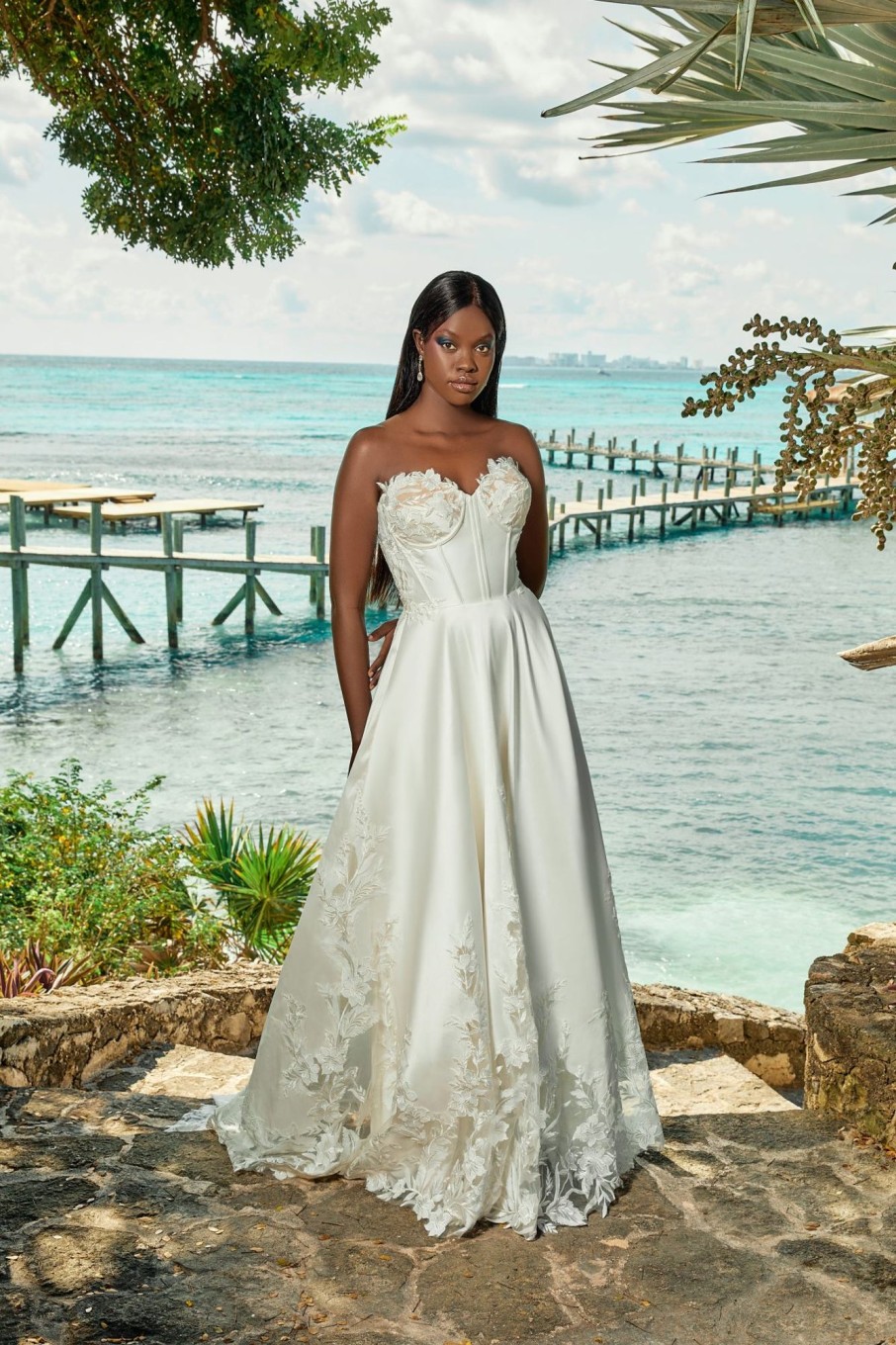 Dresses Kleinfeld Bridal Plus Size Wedding Dresses | Romantic And Modern Corset A-Line Gown