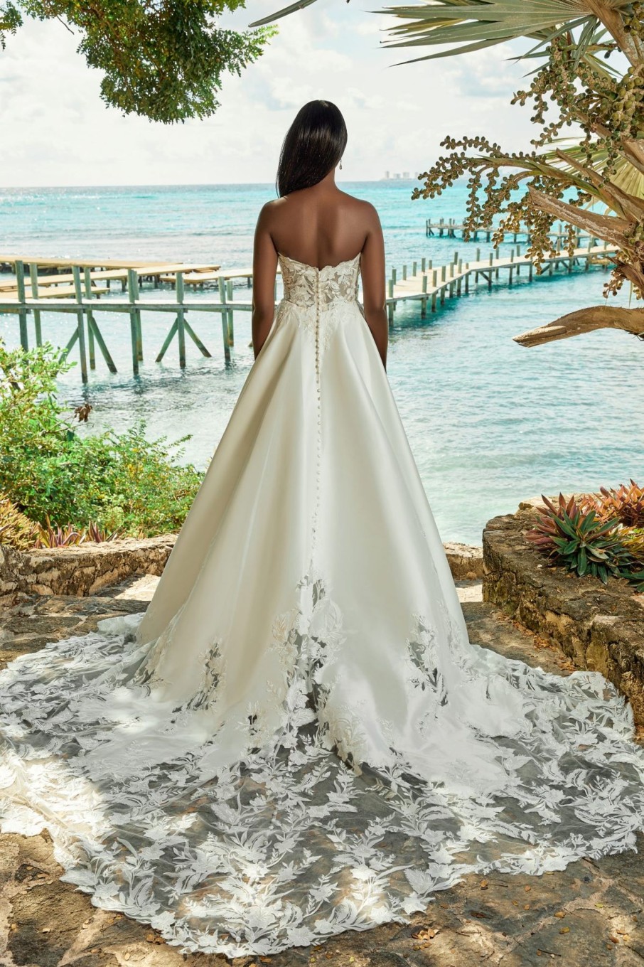 Dresses Kleinfeld Bridal Plus Size Wedding Dresses | Romantic And Modern Corset A-Line Gown