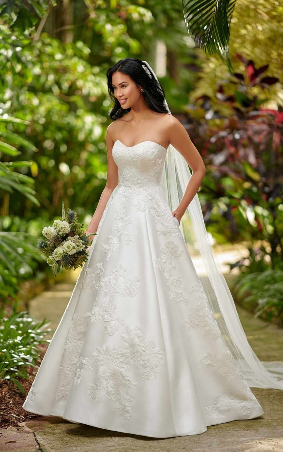 Dresses Kleinfeld Bridal Plus Size Wedding Dresses | Matte Mikado Plus Size Ballgown With Lace Detail