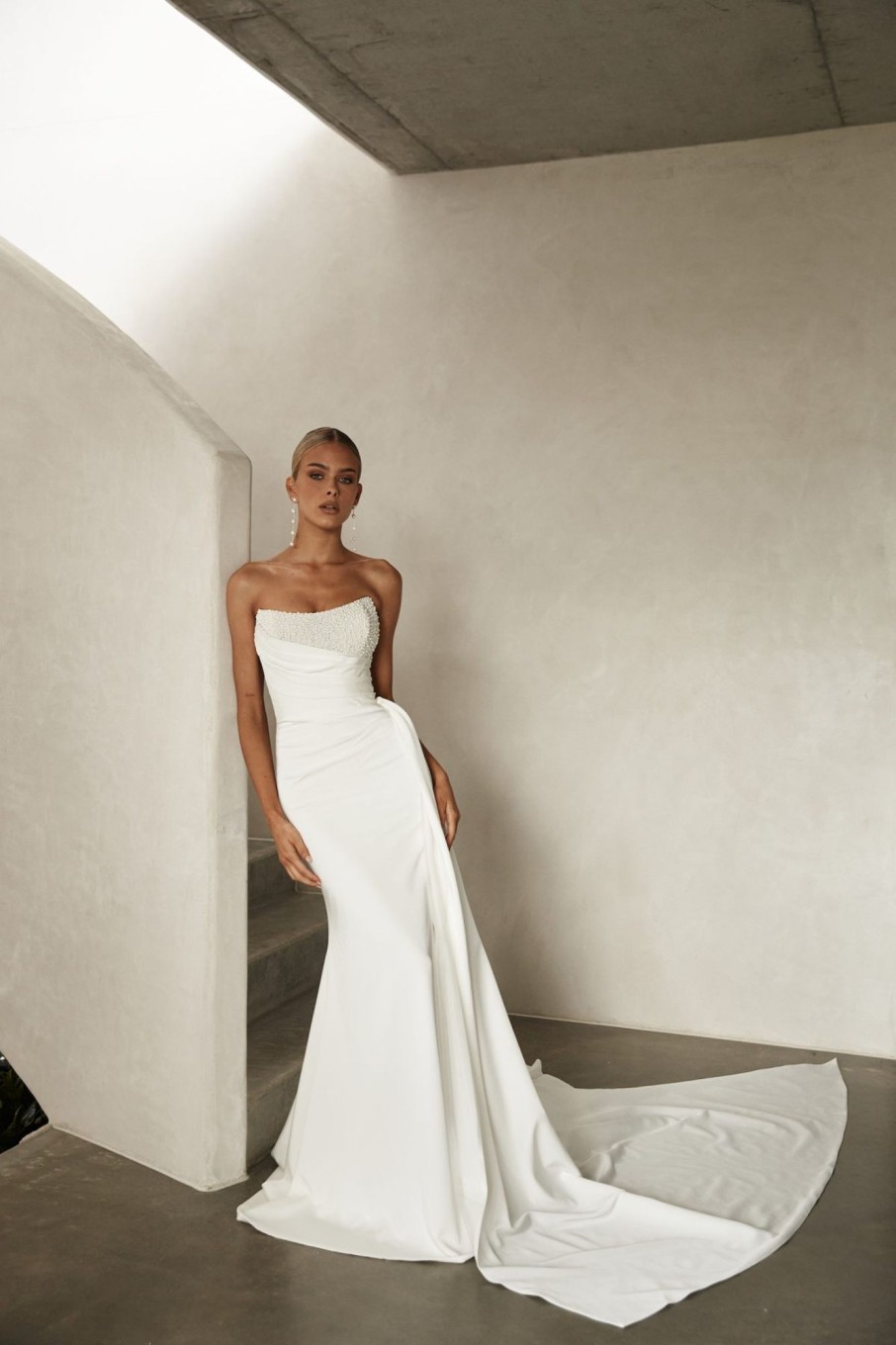 Dresses Kleinfeld Bridal Sexy | Sexy And Modern Strapless Sheath Gown