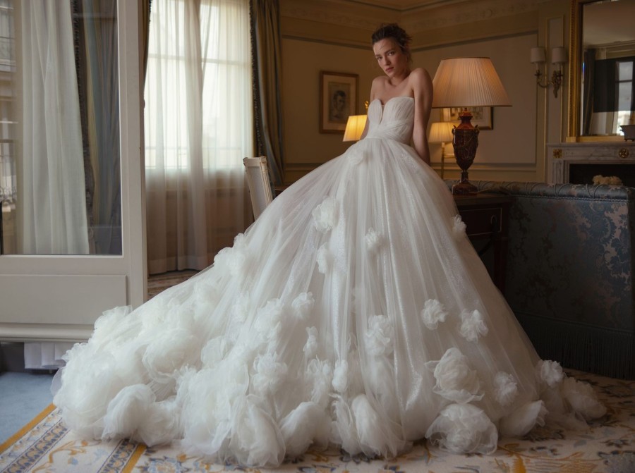 Dresses Kleinfeld Bridal Ball Gown | Strapless Ball Gown Wedding Dress With Textured Skirt