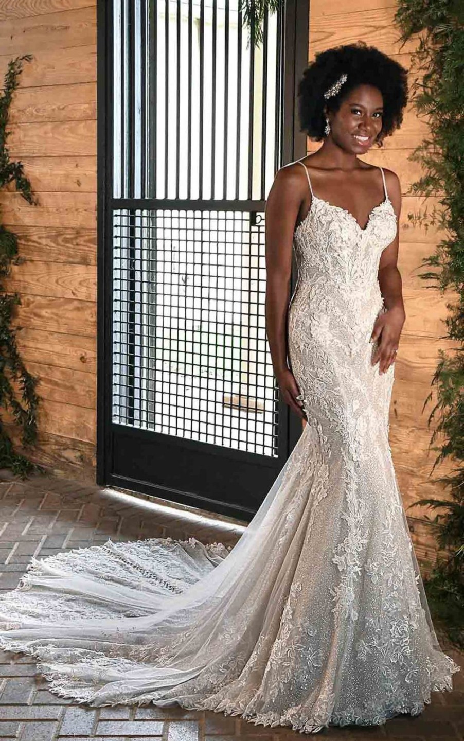 Dresses Kleinfeld Bridal Plus Size Wedding Dresses | Sexy Fit And Flare Wedding Dress With Sparkling Floral Lace And Sweetheart Neckline