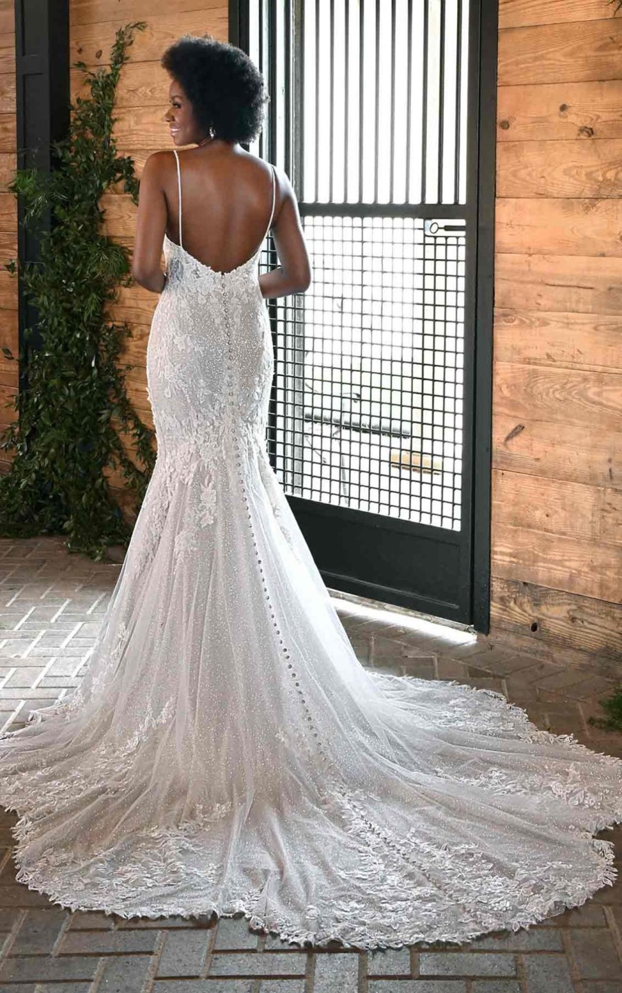 Dresses Kleinfeld Bridal Plus Size Wedding Dresses | Sexy Fit And Flare Wedding Dress With Sparkling Floral Lace And Sweetheart Neckline